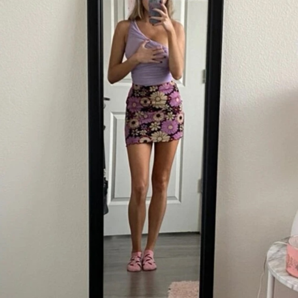 Floral mini skirt